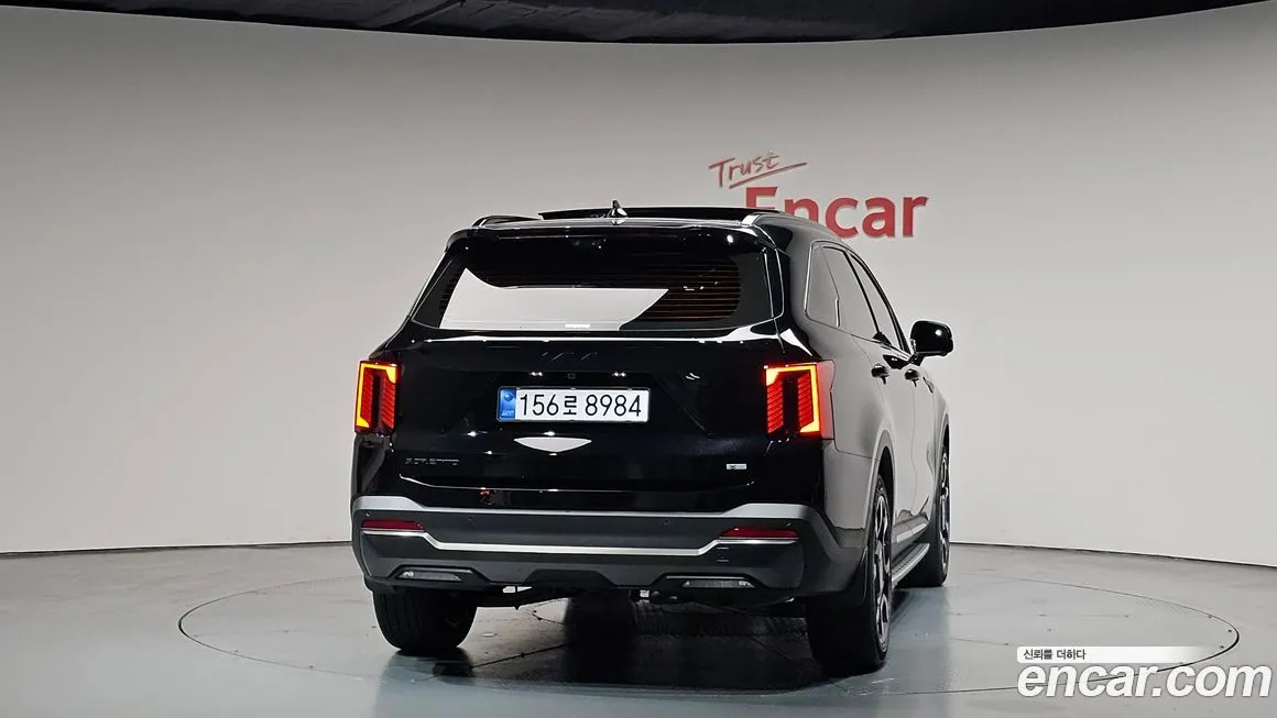 Kia Sorento — фото 6
