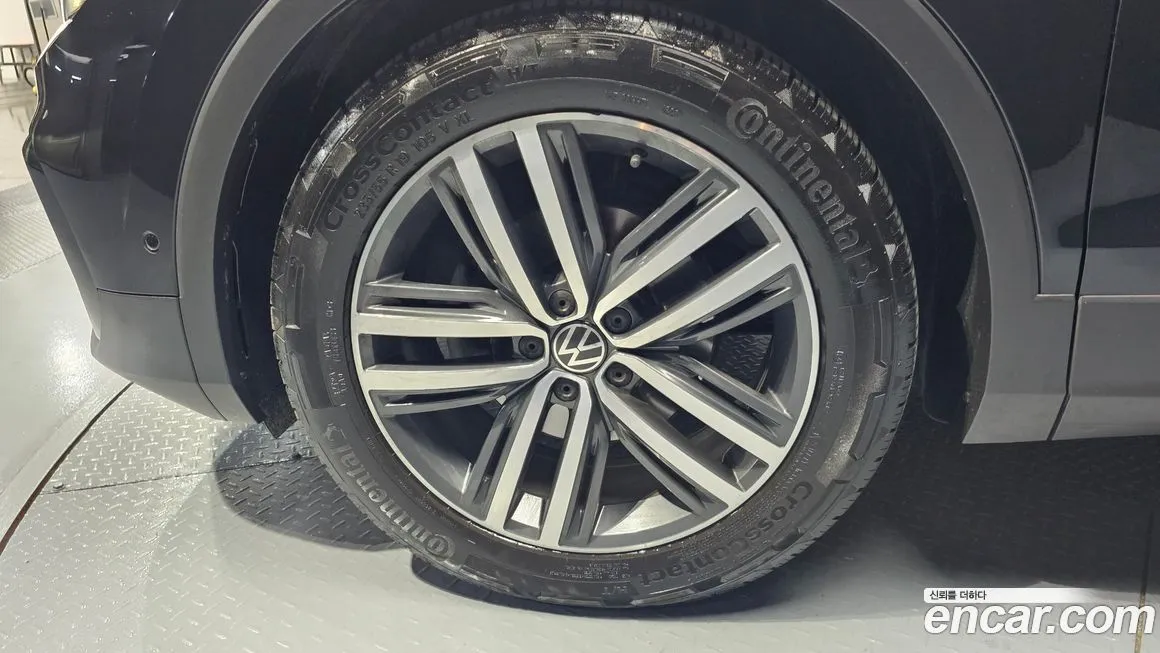 Volkswagen Tiguan — фото 4