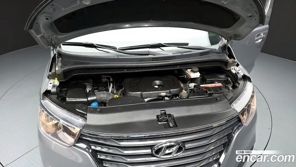 Hyundai Starex — фото 10