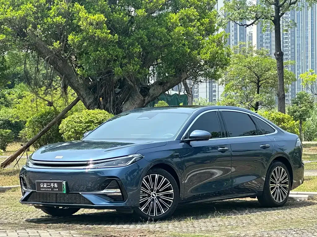 Geely Galaxy A7 — фото 1