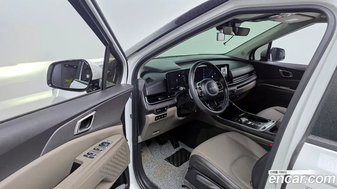 Kia Carnival — фото 10