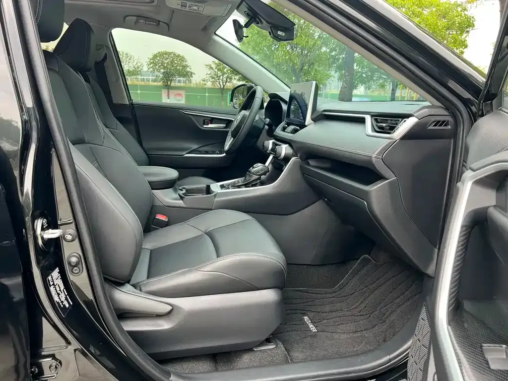 Toyota Wildlander — фото 10