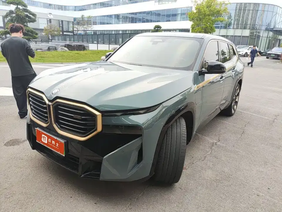 BMW XM — фото 1