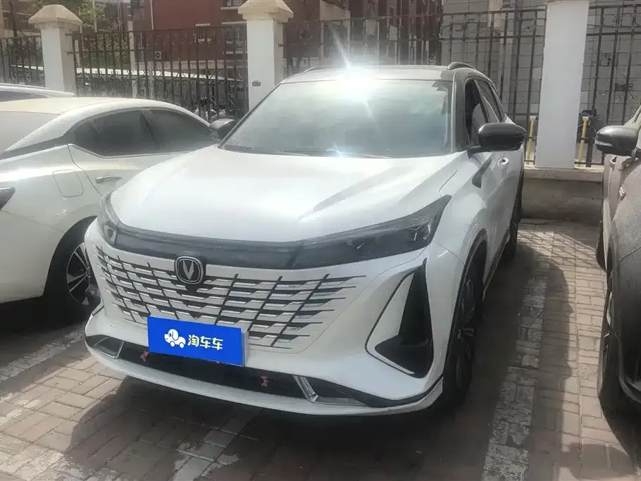 Changan CS75PLUS — фото 1