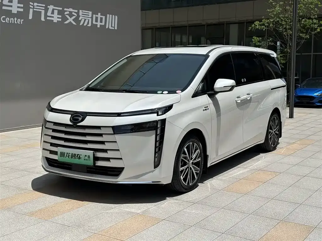 GAC Motor E8 Hybrid — фото 9