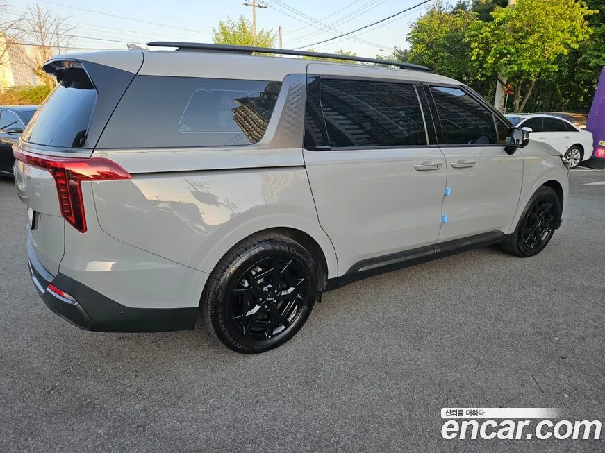 Kia Carnival — фото 10