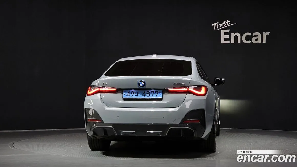BMW i4 — фото 7