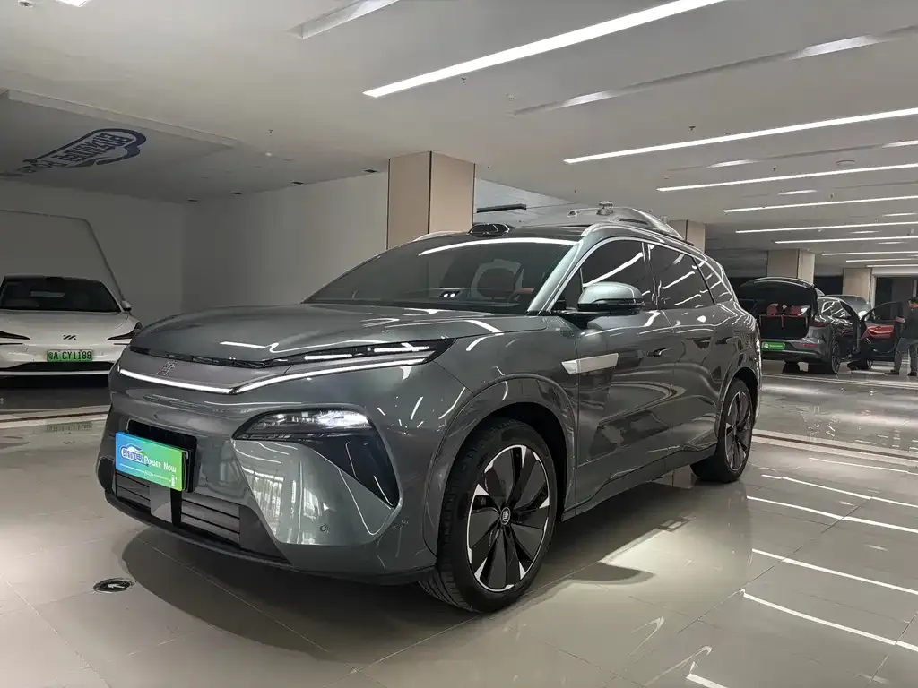 BYD Tang L — фото 1