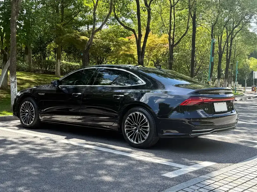 Audi A7L — фото 10