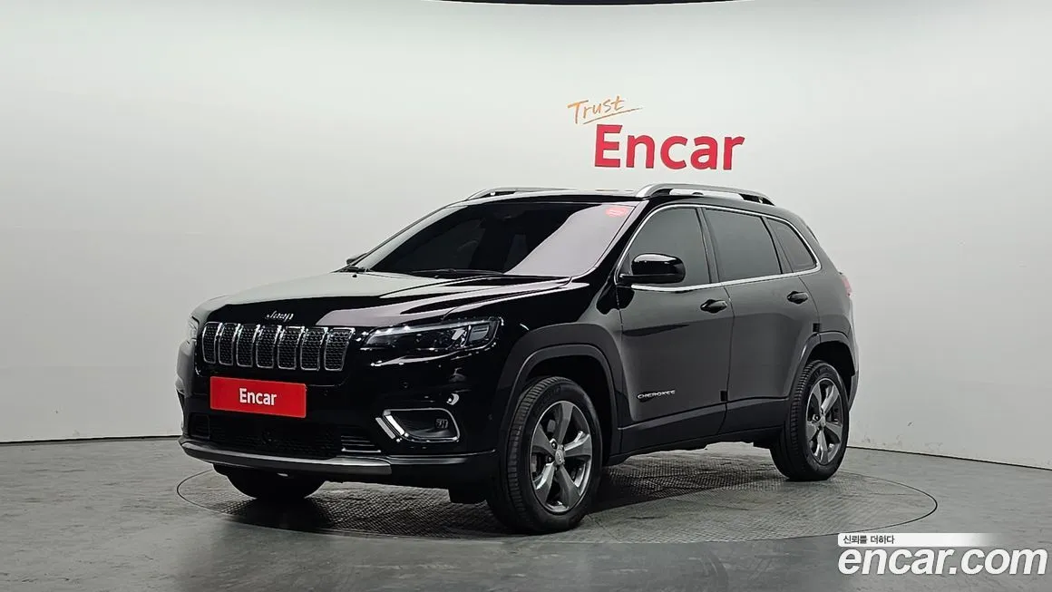 Jeep Cherokee — фото 1