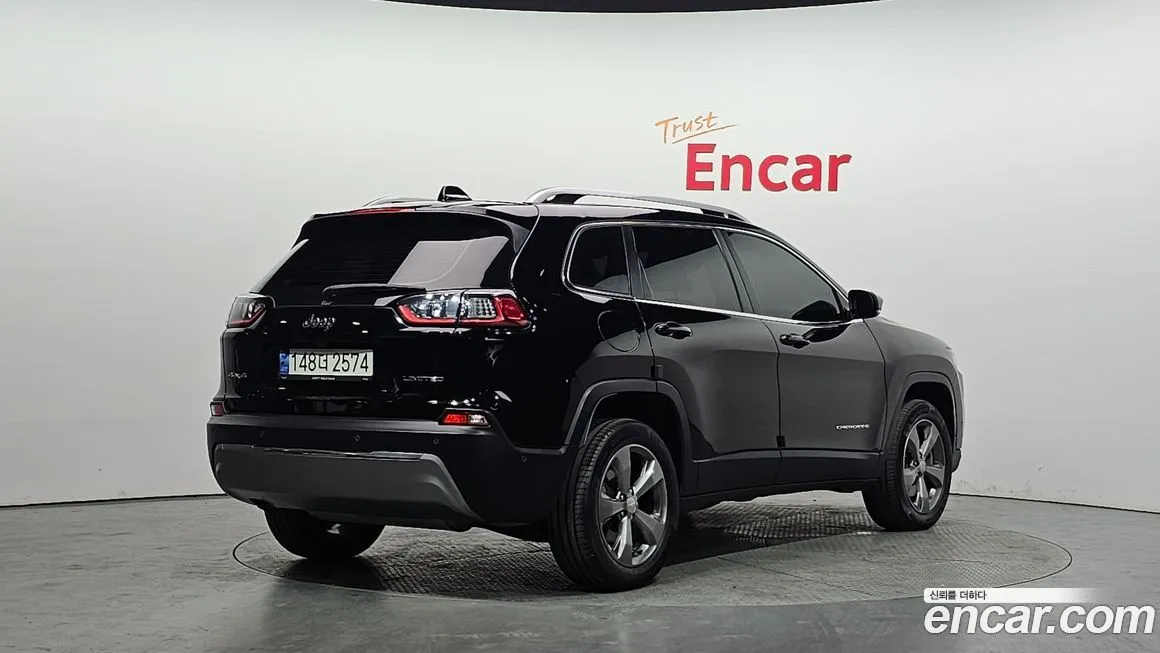 Jeep Cherokee — фото 3