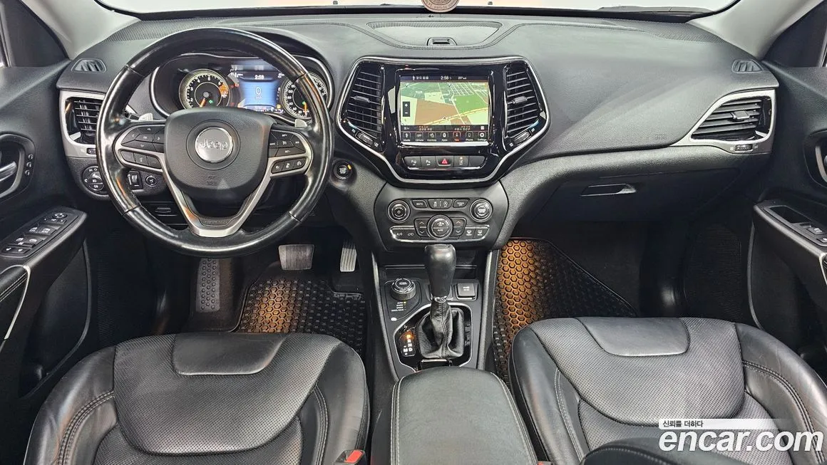 Jeep Cherokee — фото 8