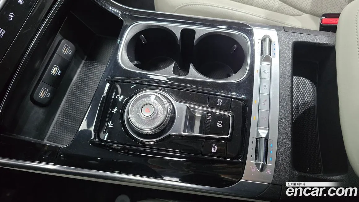 Kia Carnival — фото 10