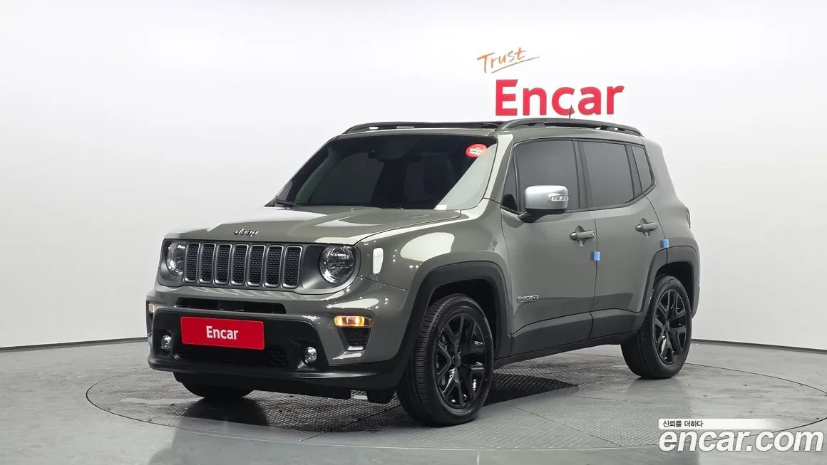 Jeep Renegade — фото 1