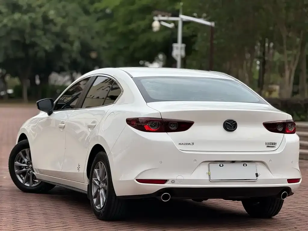 Mazda 3 Axela — фото 4