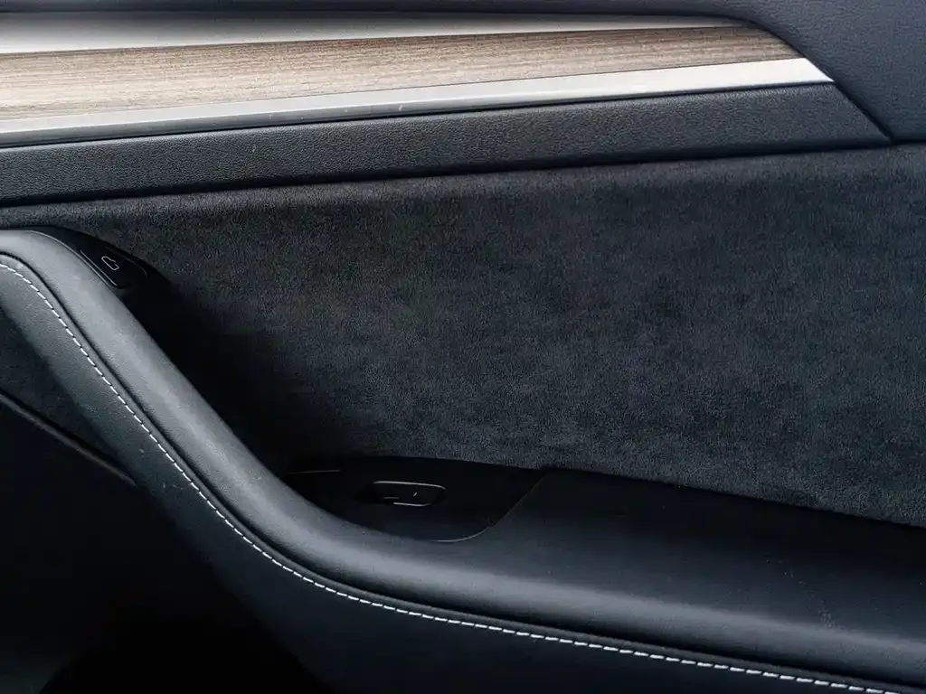 Tesla Model 3 — фото 3