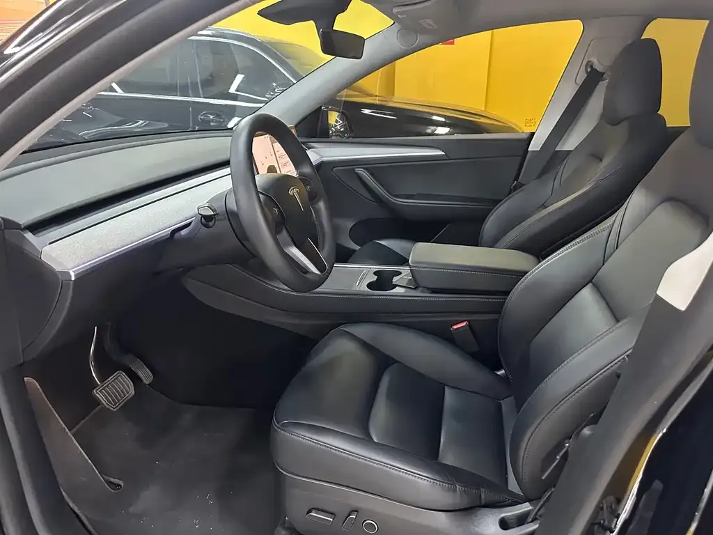 Tesla Model Y — фото 7