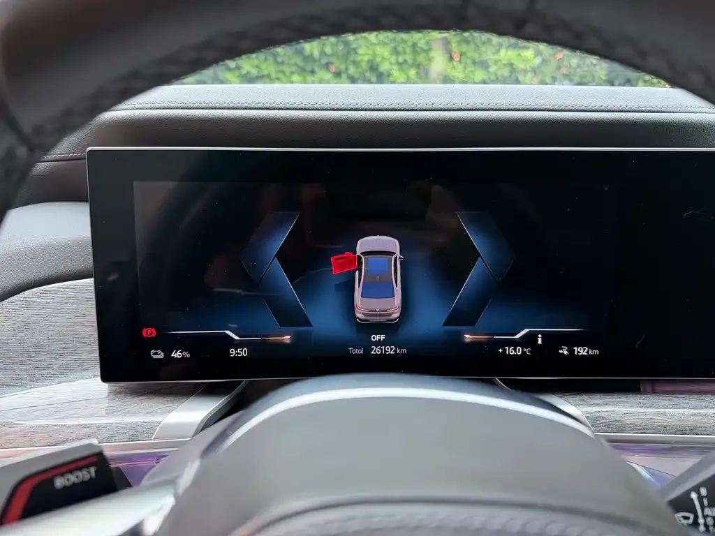 BMW i7 — фото 9