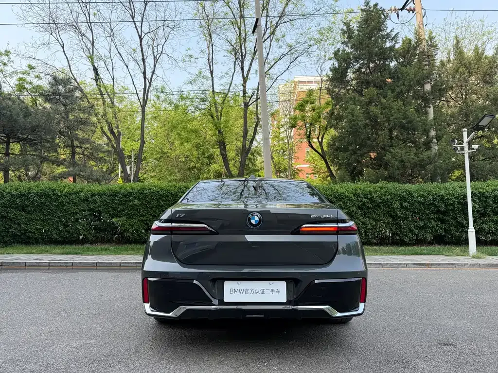 BMW i7 — фото 4
