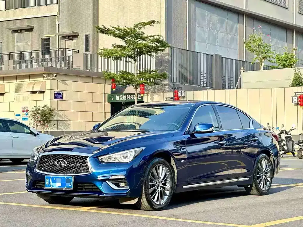 Infiniti Q50L — фото 1