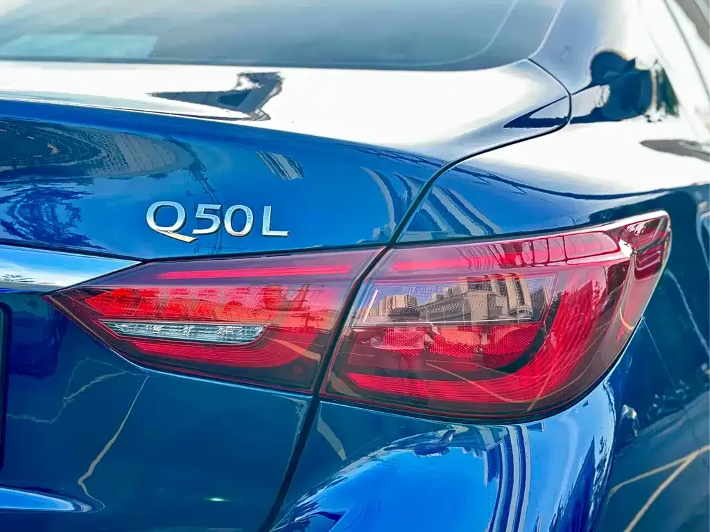 Infiniti Q50L — фото 9