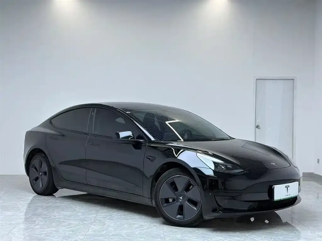 Tesla Model 3 — фото 4