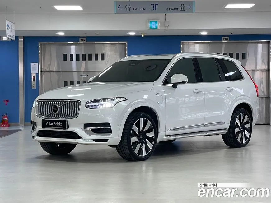Volvo XC90 — фото 1