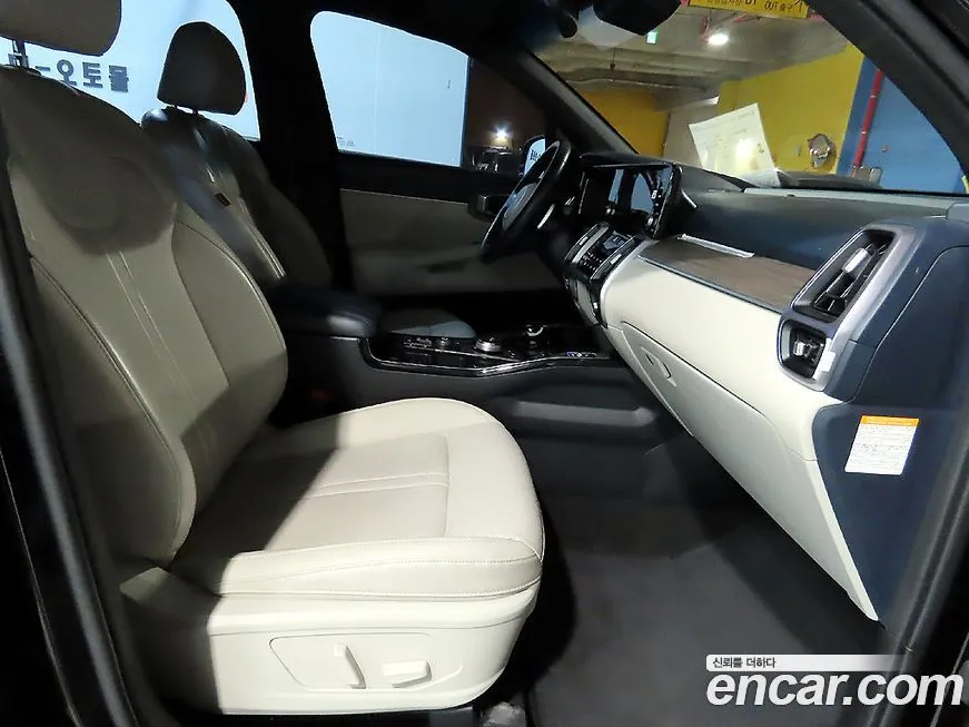 Kia Sorento — фото 10