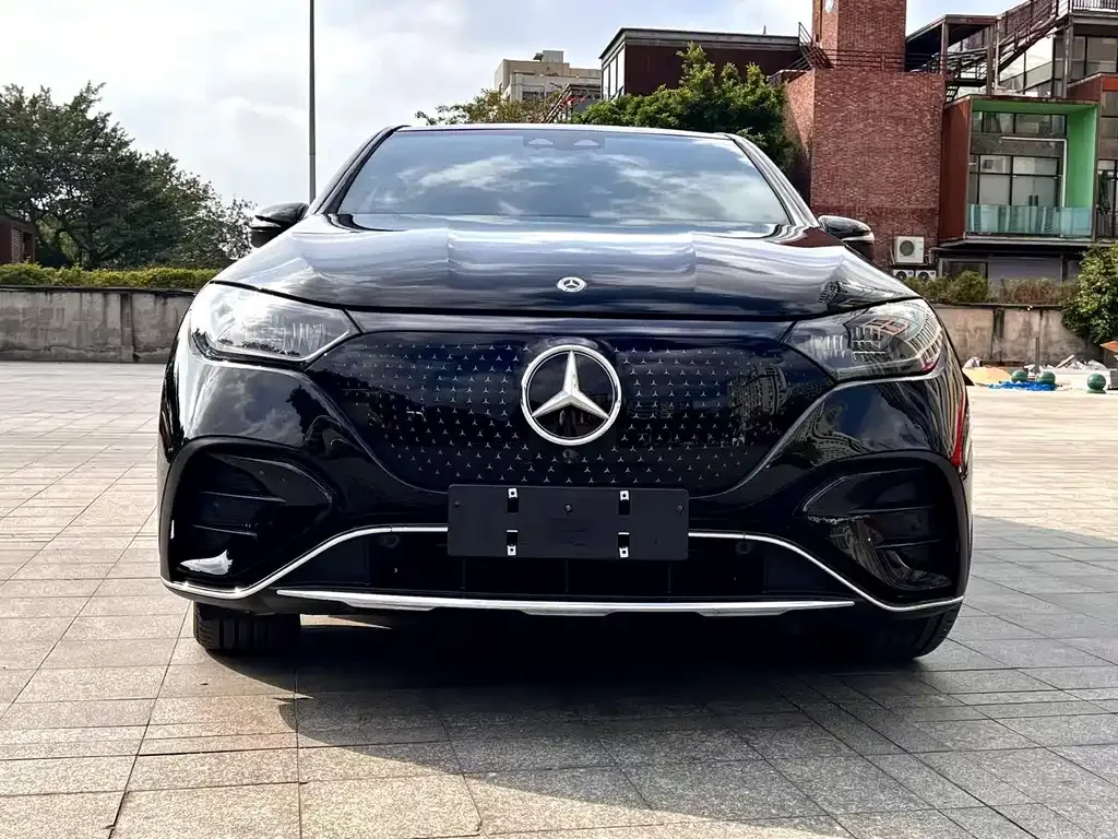 Mercedes-Benz EQE SUV — фото 8
