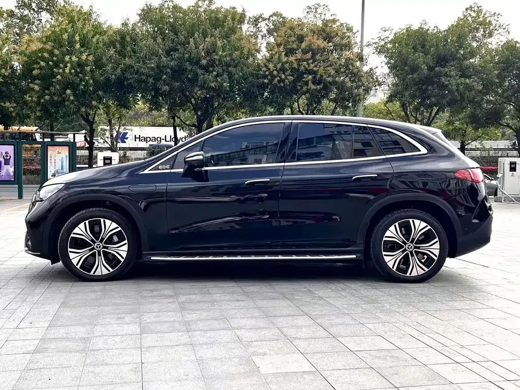 Mercedes-Benz EQE SUV — фото 10