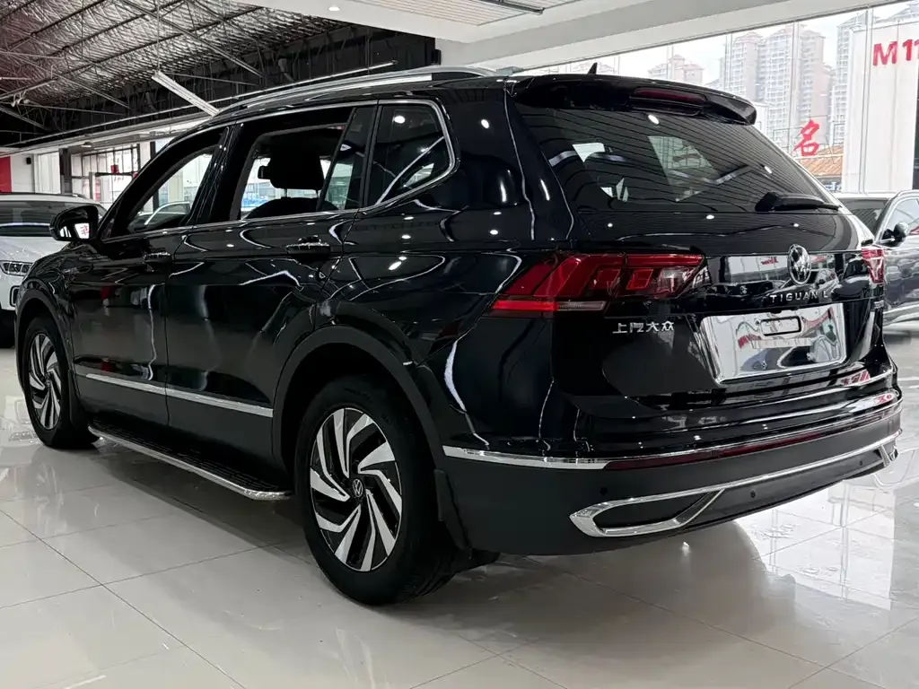 Volkswagen Tiguan L — фото 3