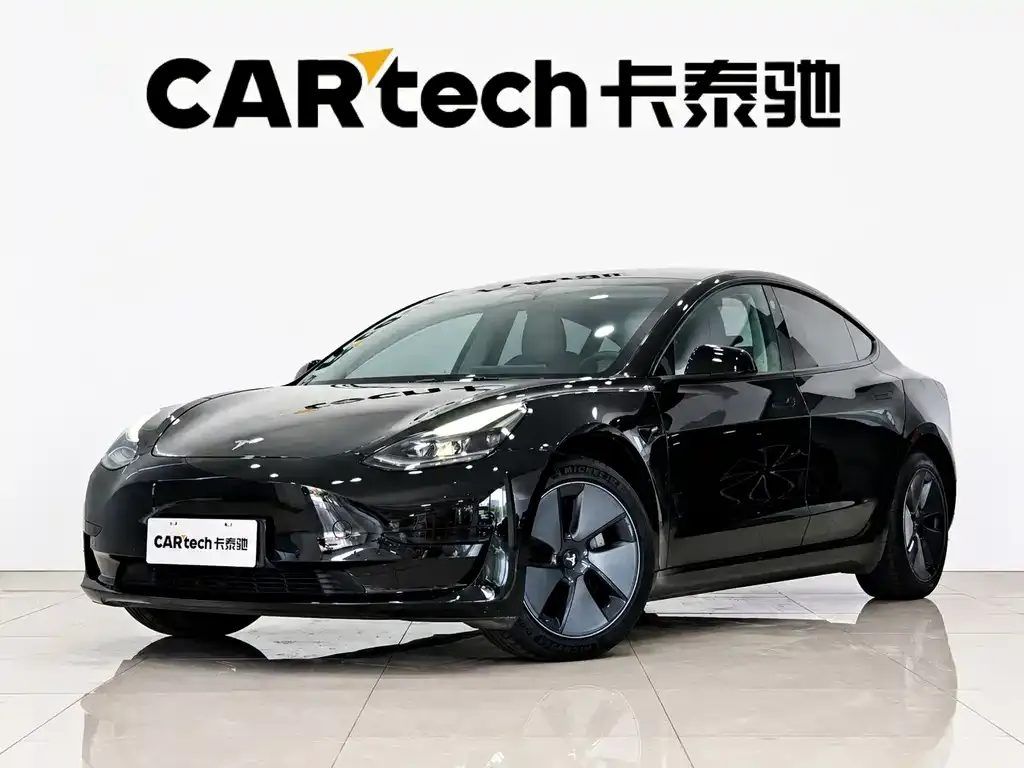 Tesla Model 3 — фото 1