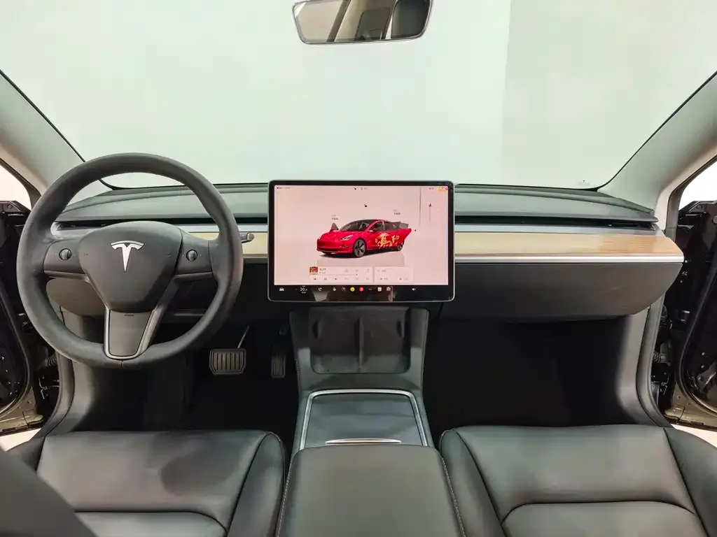 Tesla Model 3 — фото 3