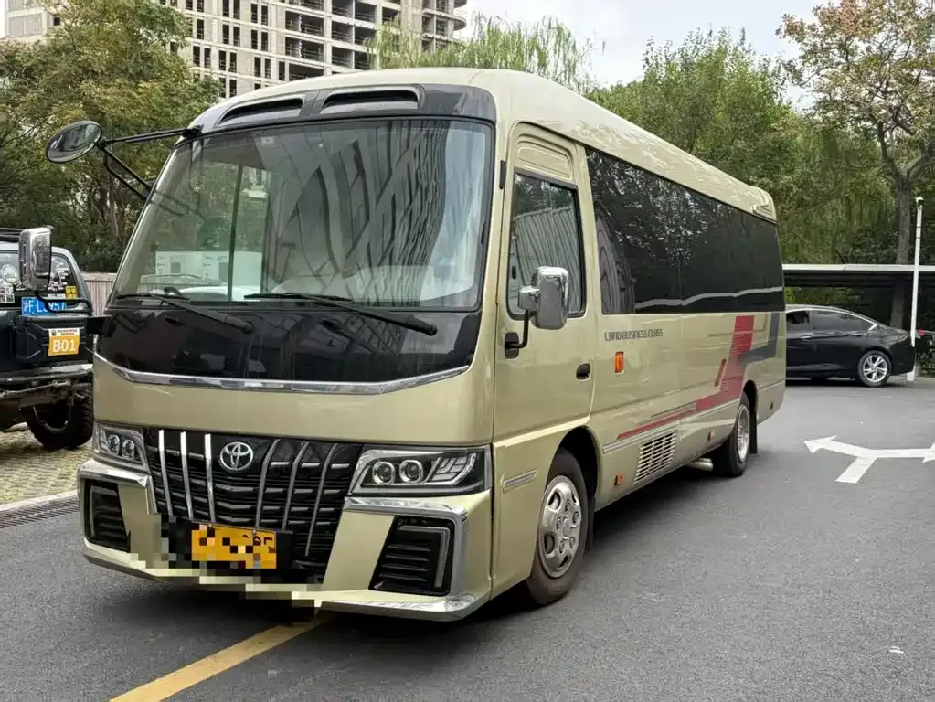 Toyota Coaster — фото 1