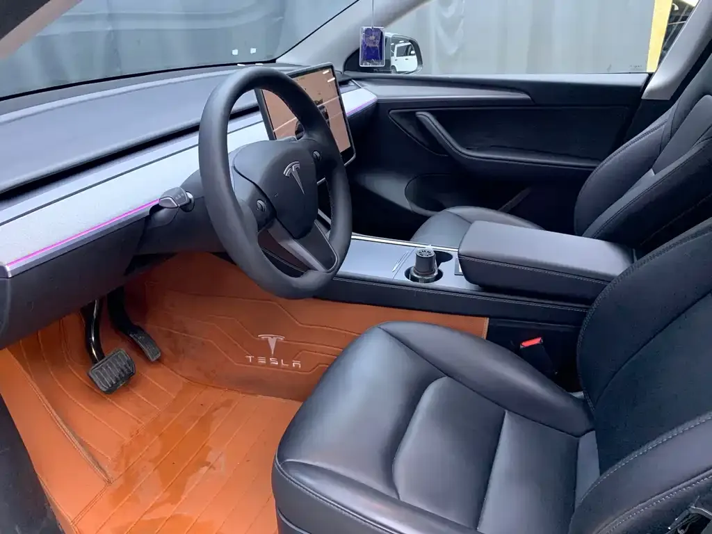Tesla Model Y — фото 3