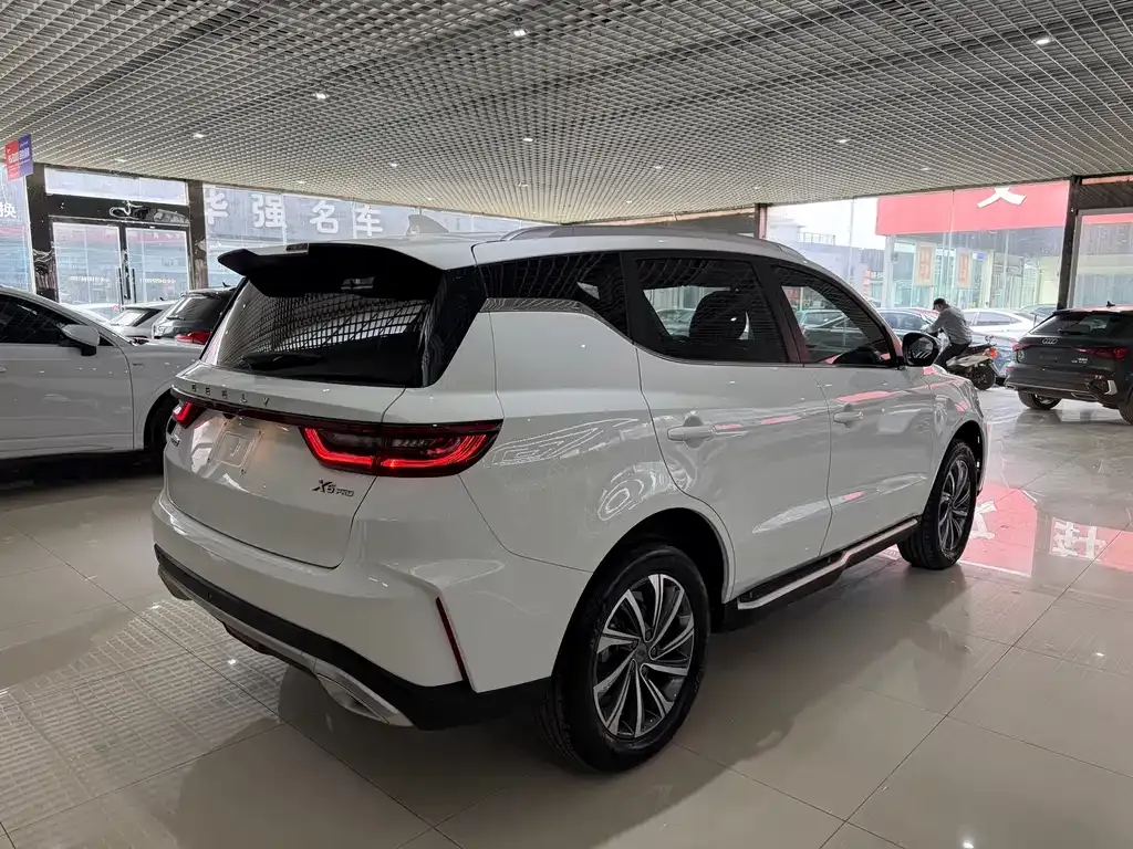 Geely Vision X6 — фото 9