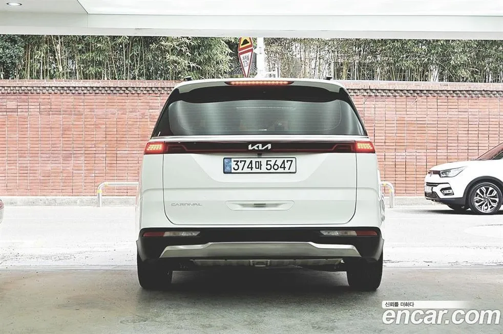 Kia Carnival — фото 10