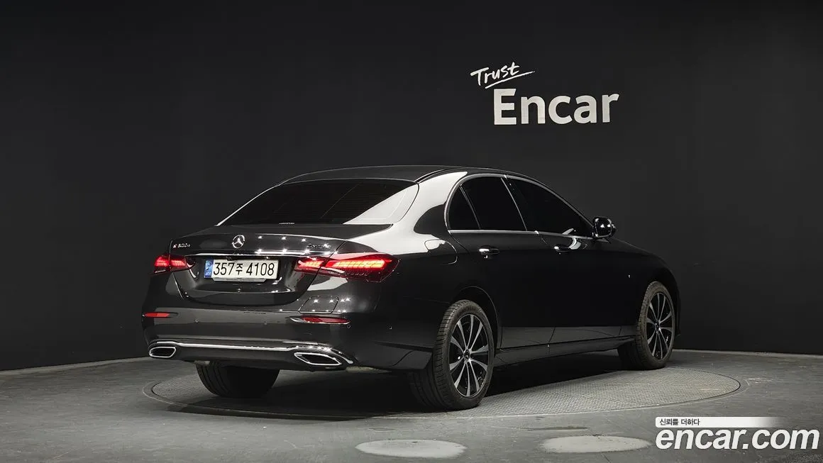 Mercedes-Benz E-Class — фото 8