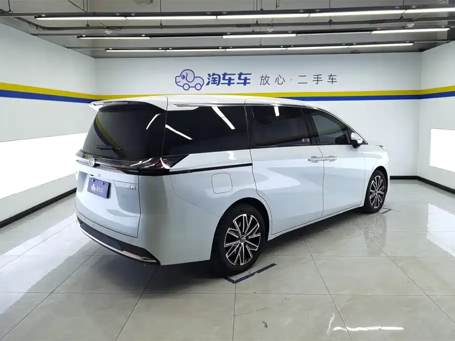 GAC Motor Trumpchi E8 — фото 2