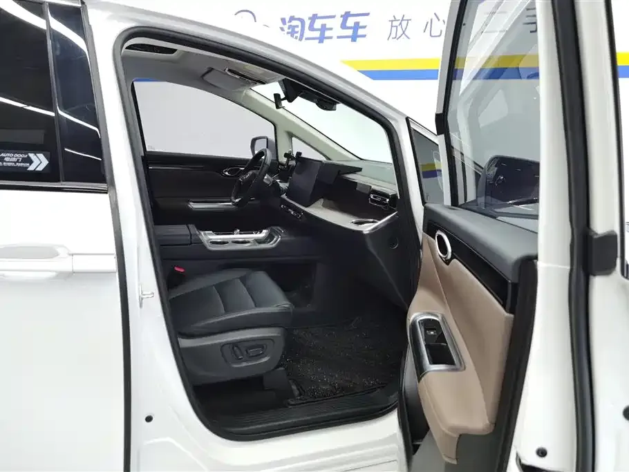 GAC Motor Trumpchi E8 — фото 5