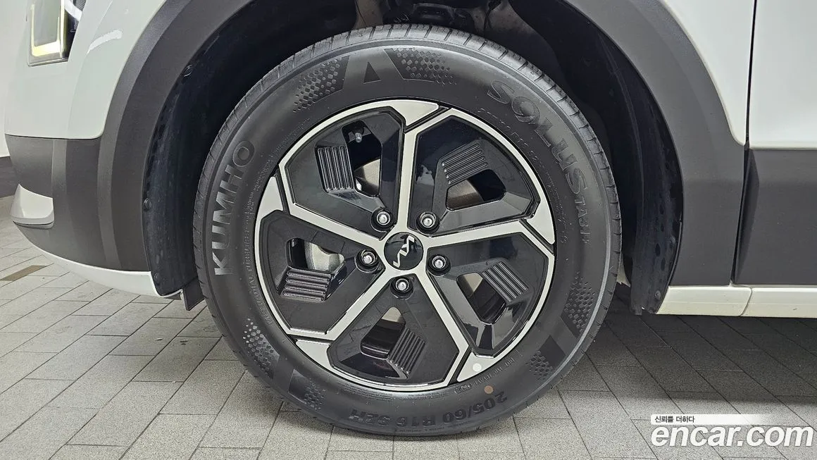 Kia Niro — фото 10