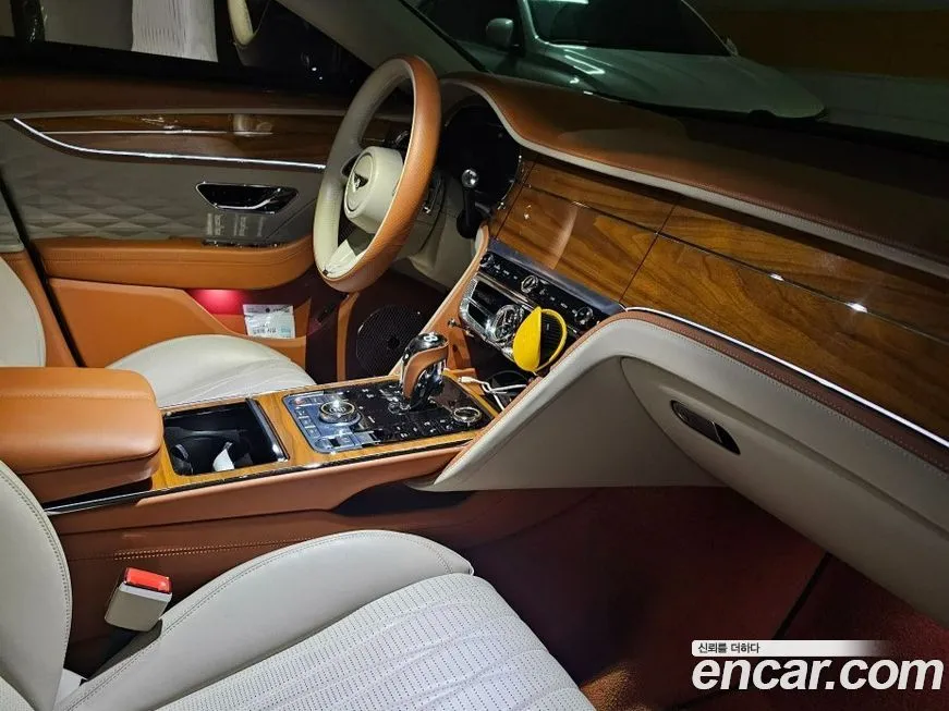 Bentley Flying Spur — фото 6
