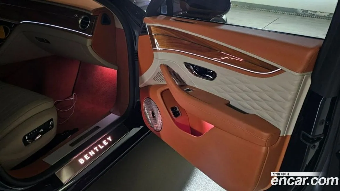 Bentley Flying Spur — фото 4