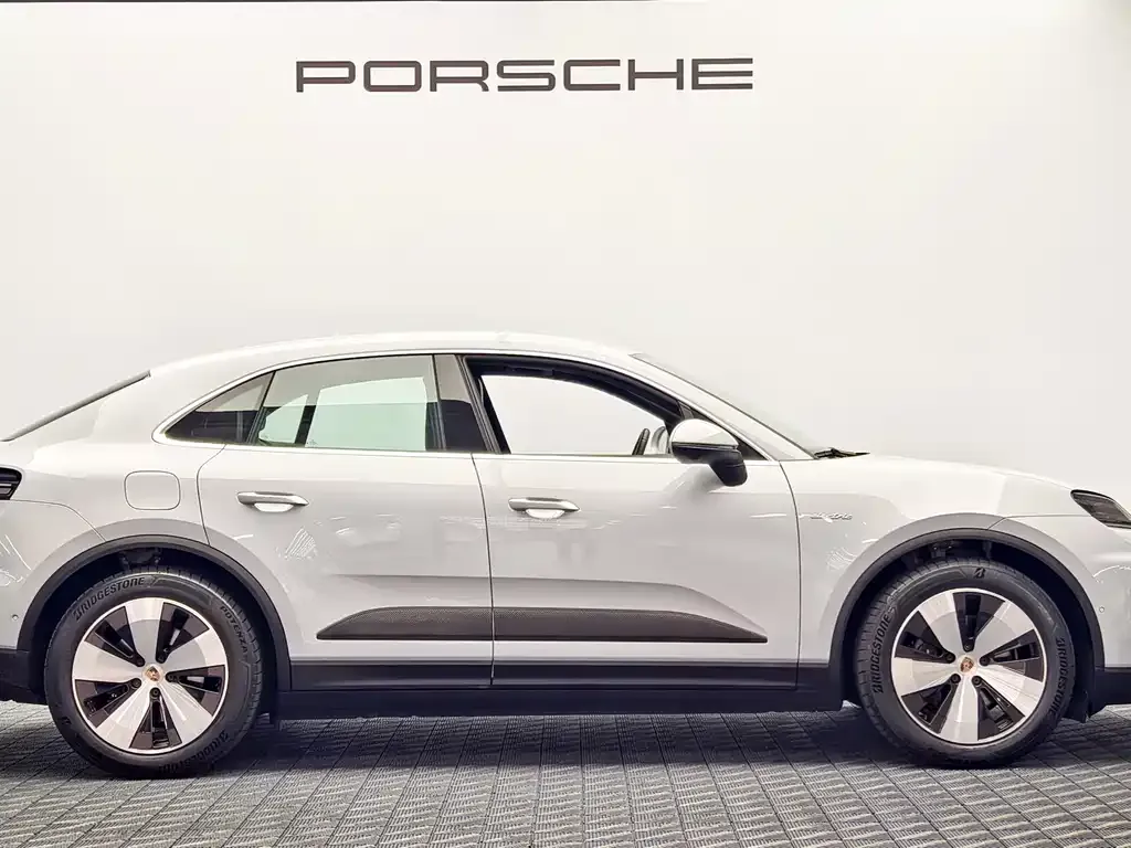 Porsche Macan EV — фото 9