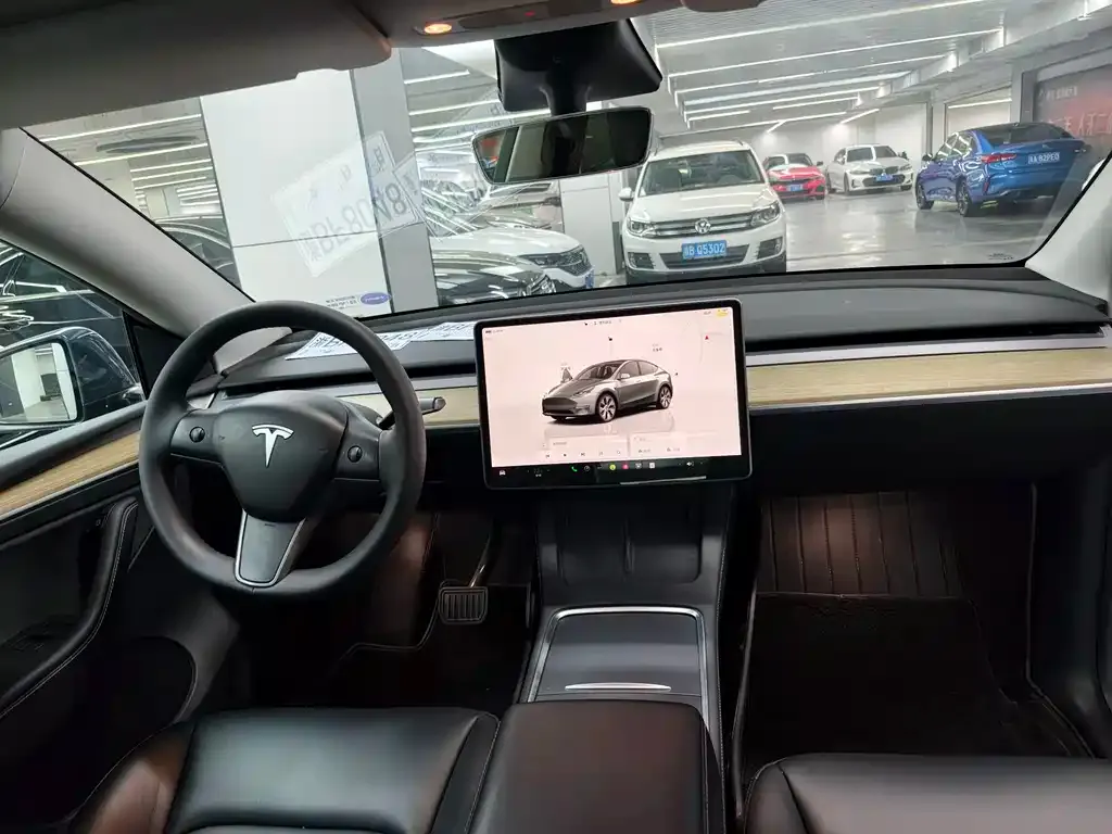 Tesla Model Y — фото 4