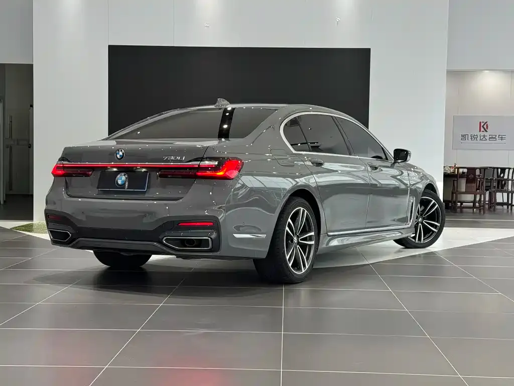 BMW 7 Series — фото 2