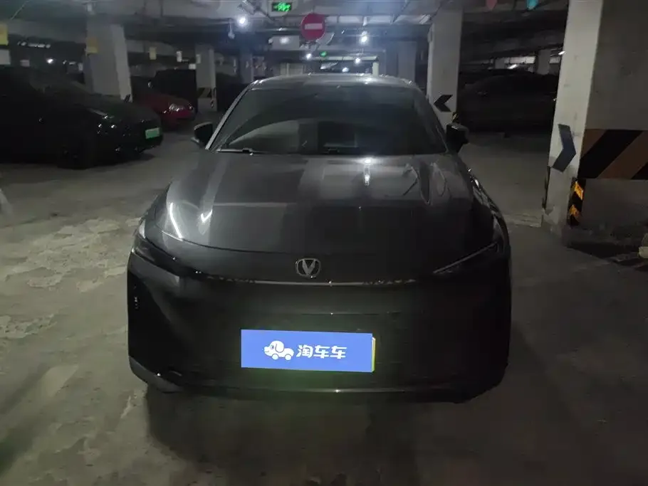 Changan UNI-V iDD — фото 2