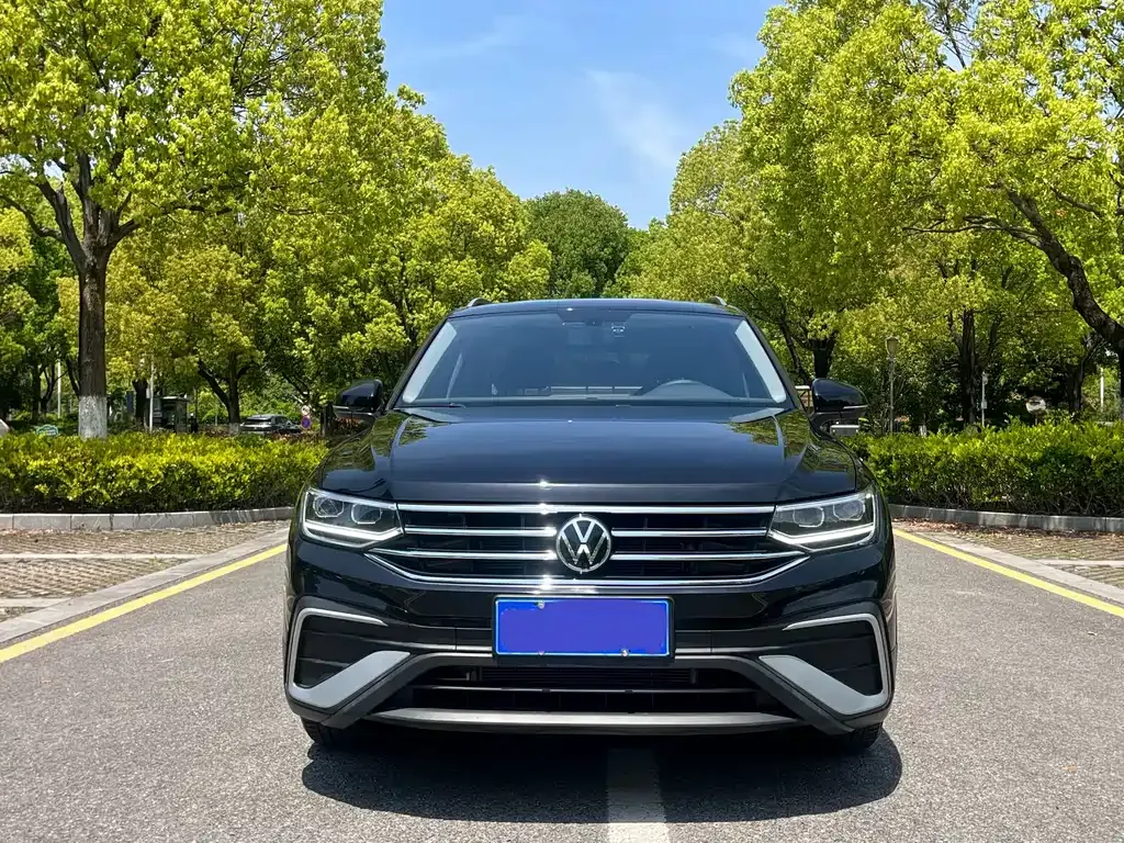 Volkswagen Tiguan L — фото 5