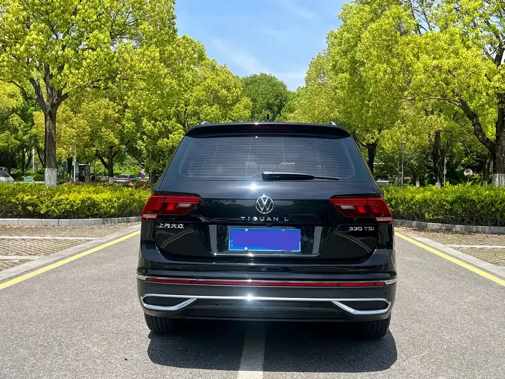 Volkswagen Tiguan L — фото 10