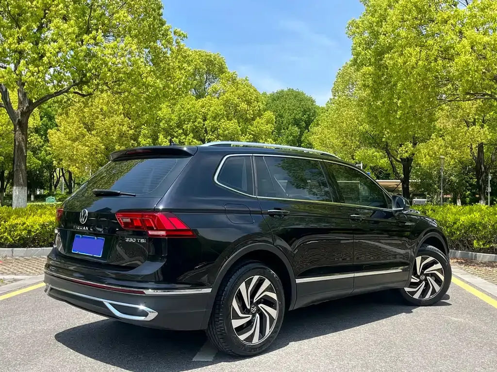 Volkswagen Tiguan L — фото 8